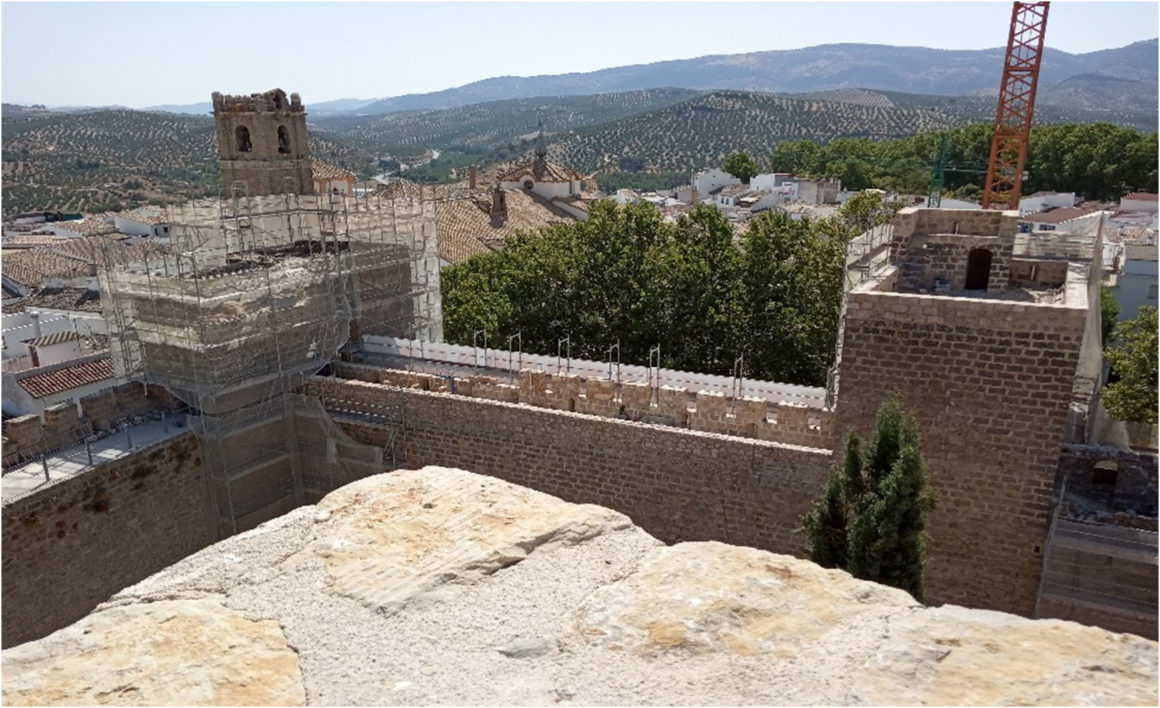 Continúa la restauración del Castillo de Priego